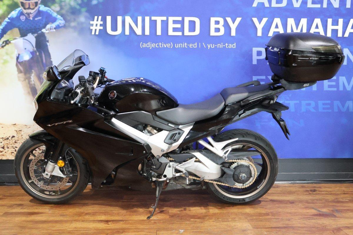 2014 HONDA VFR800F (VFR800Fi) SPORTS