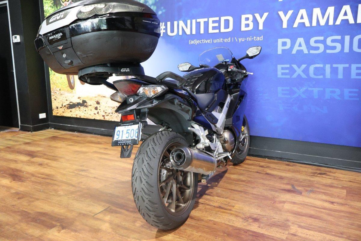 2014 HONDA VFR800F (VFR800Fi) SPORTS
