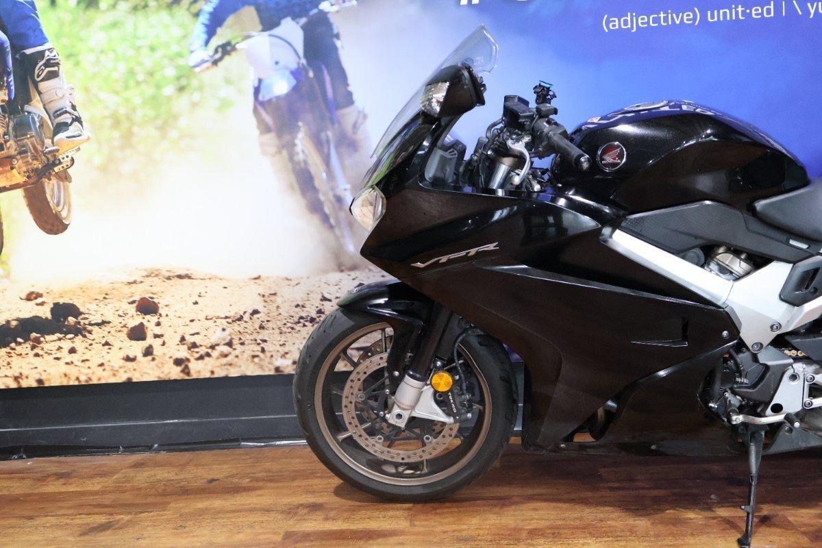 2014 HONDA VFR800F (VFR800Fi) SPORTS