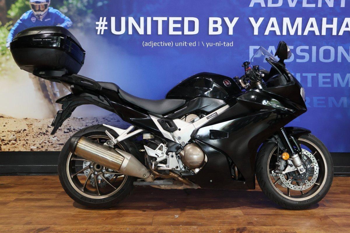 2014 HONDA VFR800F (VFR800Fi) SPORTS