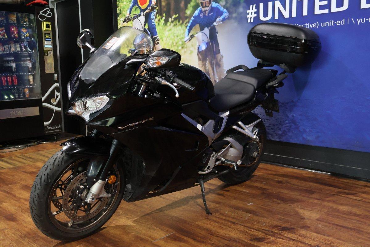 2014 HONDA VFR800F (VFR800Fi) SPORTS