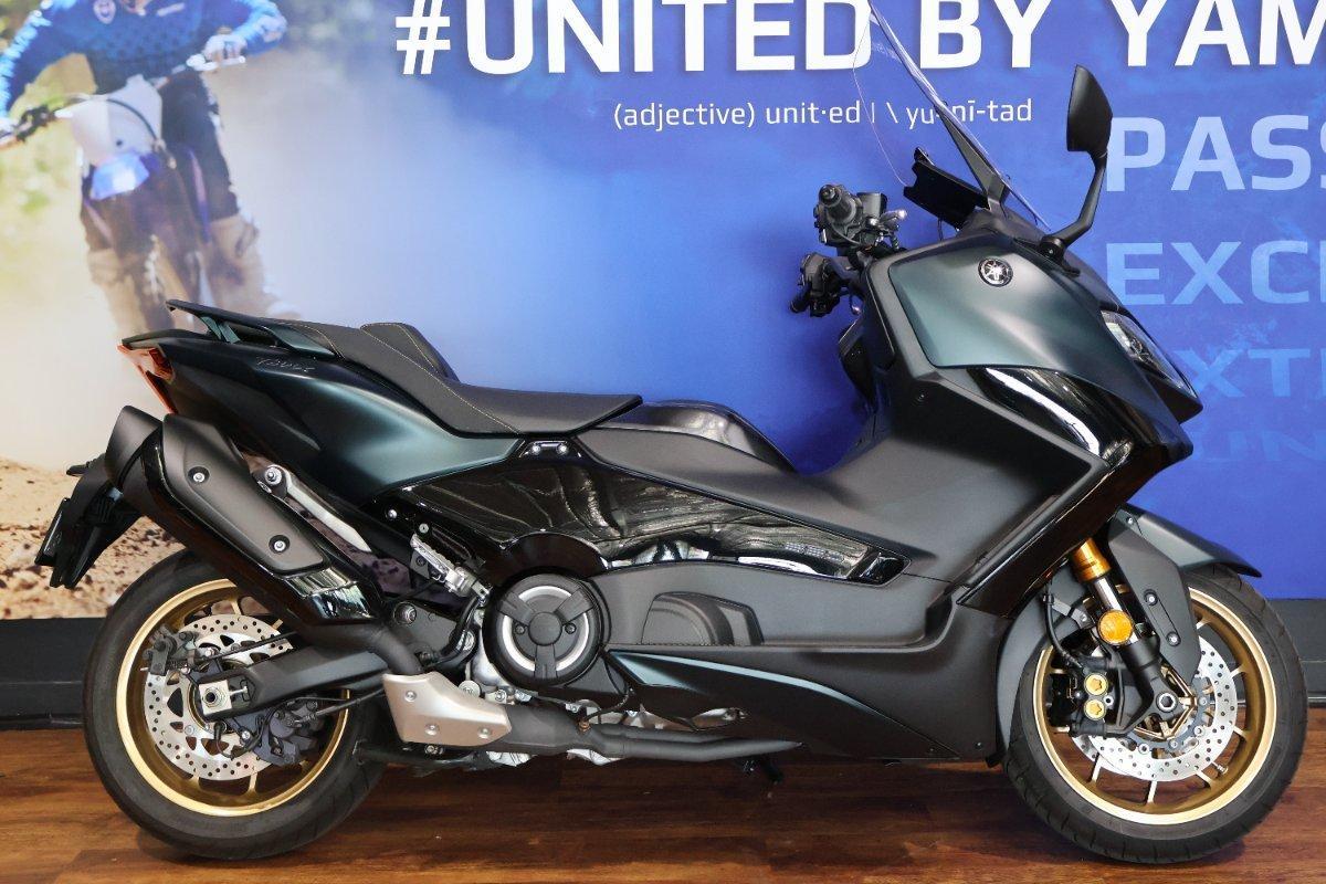 2023 YAMAHA TMAX 560 (ABS) SCOOTER