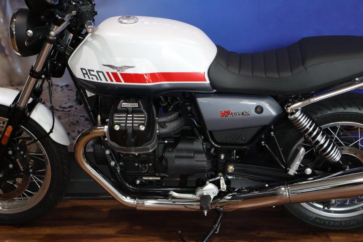 2023 MOTO GUZZI V7 SPECIAL ROAD