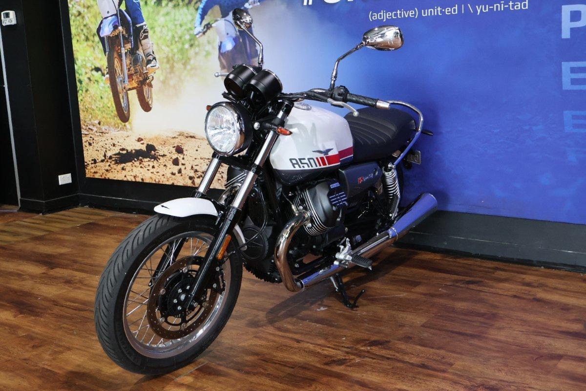 2023 MOTO GUZZI V7 SPECIAL ROAD