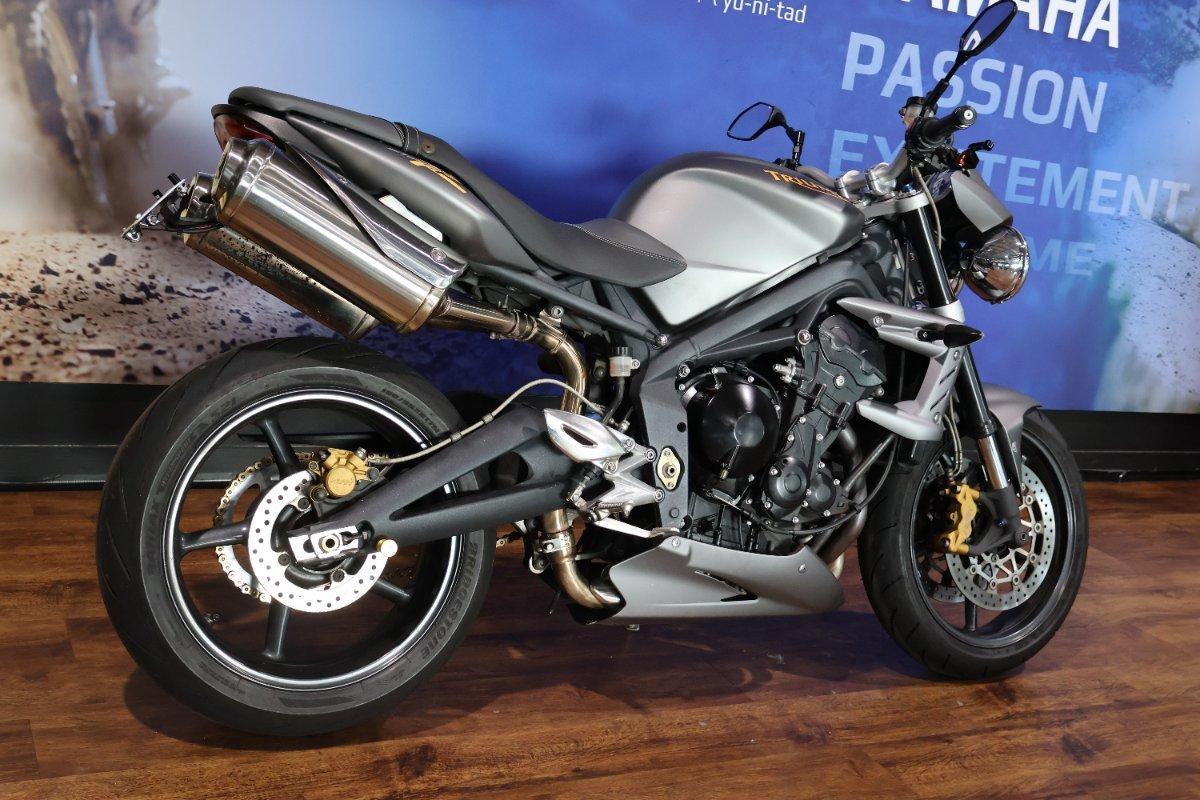 2010 TRIUMPH STREET TRIPLE 675 ROAD