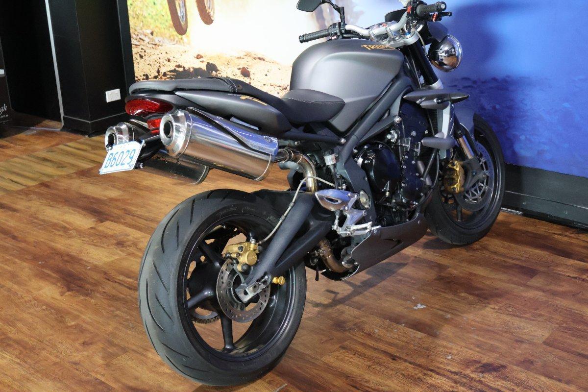 2010 TRIUMPH STREET TRIPLE 675 ROAD