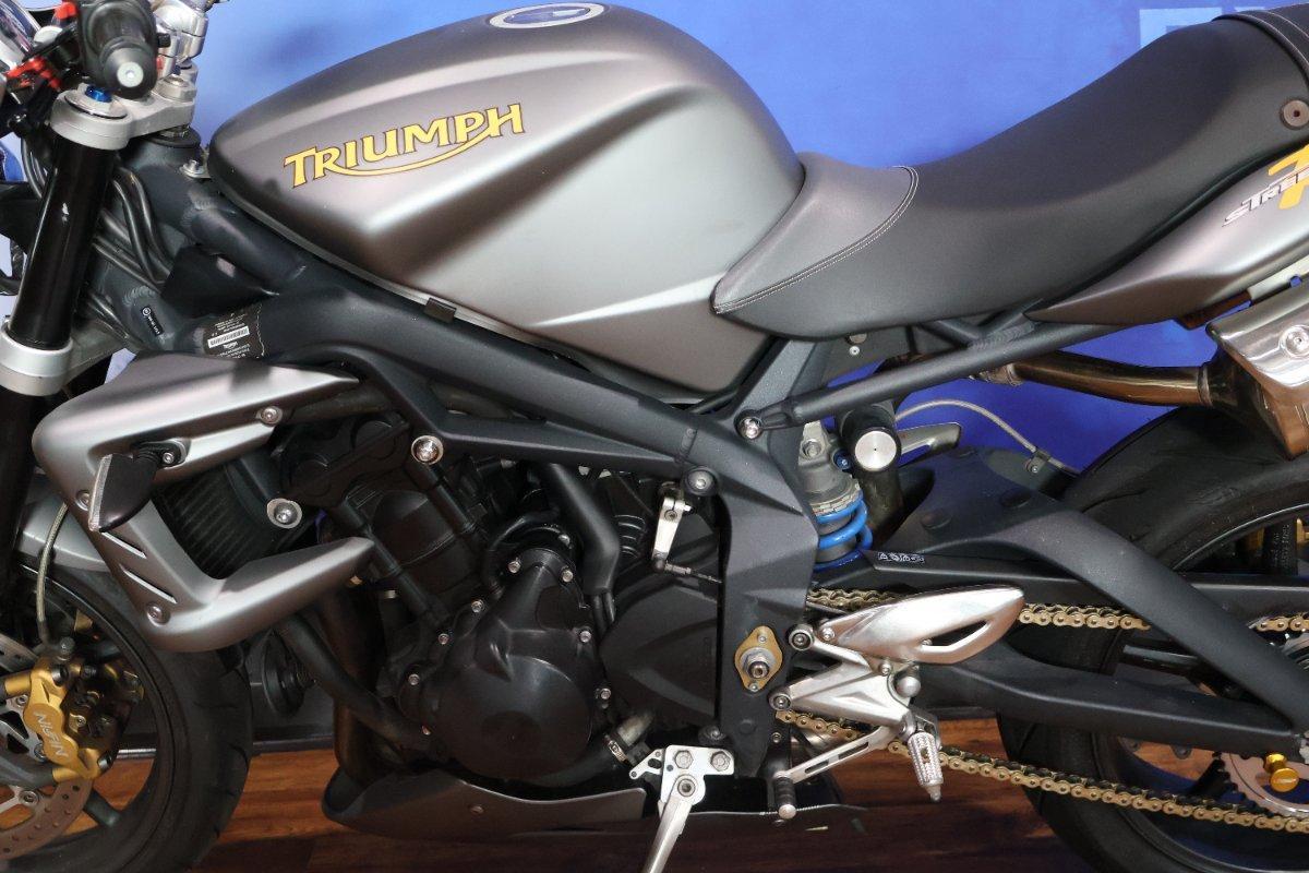 2010 TRIUMPH STREET TRIPLE 675 ROAD