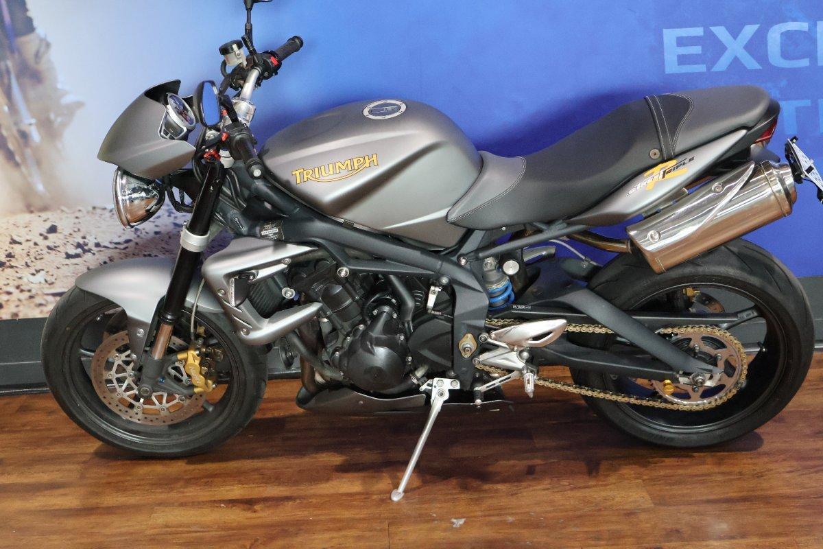 2010 TRIUMPH STREET TRIPLE 675 ROAD