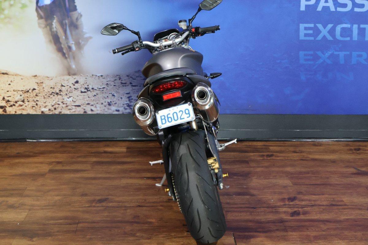 2010 TRIUMPH STREET TRIPLE 675 ROAD