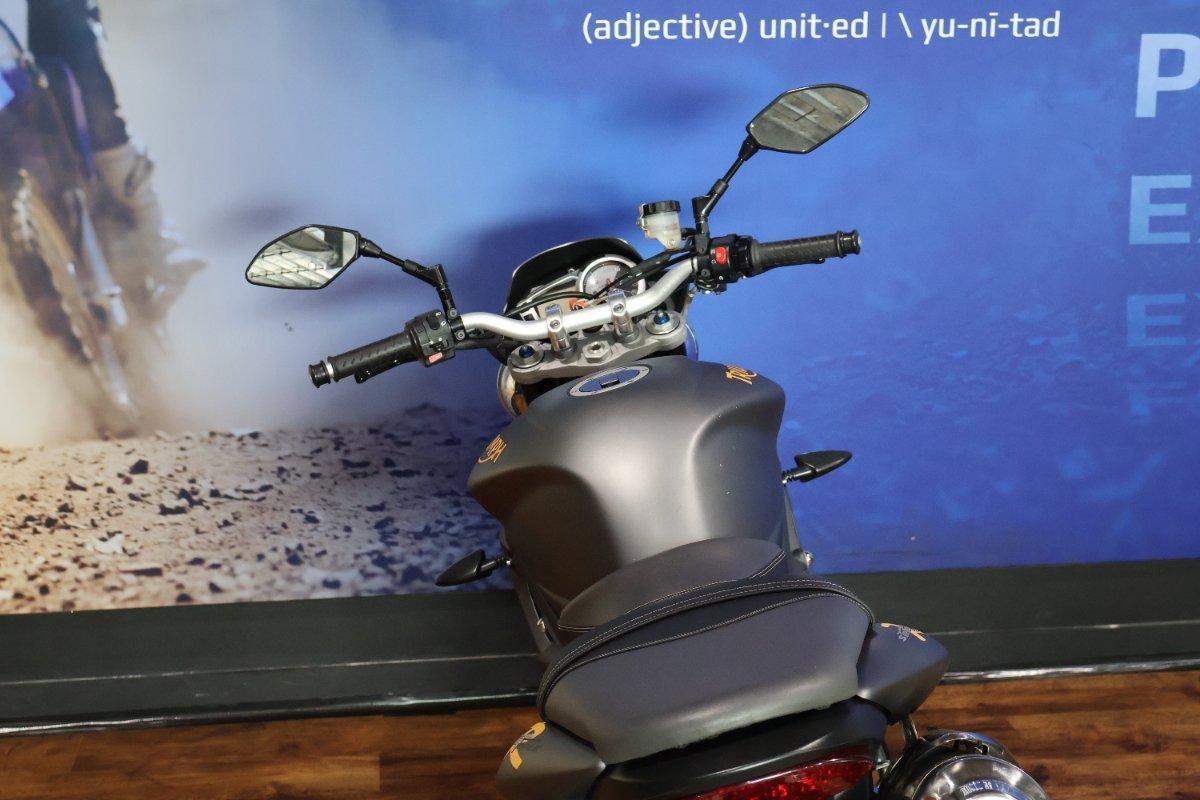 2010 TRIUMPH STREET TRIPLE 675 ROAD