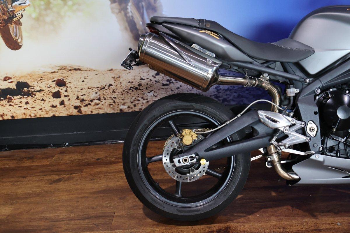 2010 TRIUMPH STREET TRIPLE 675 ROAD