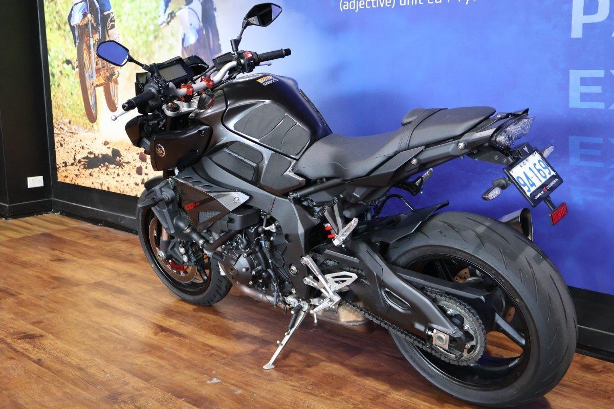 2016 YAMAHA MT-10 SPORTS