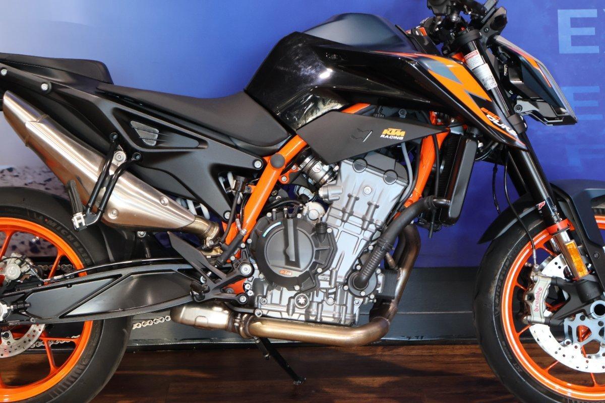 2023 KTM 890 DUKE R ROAD