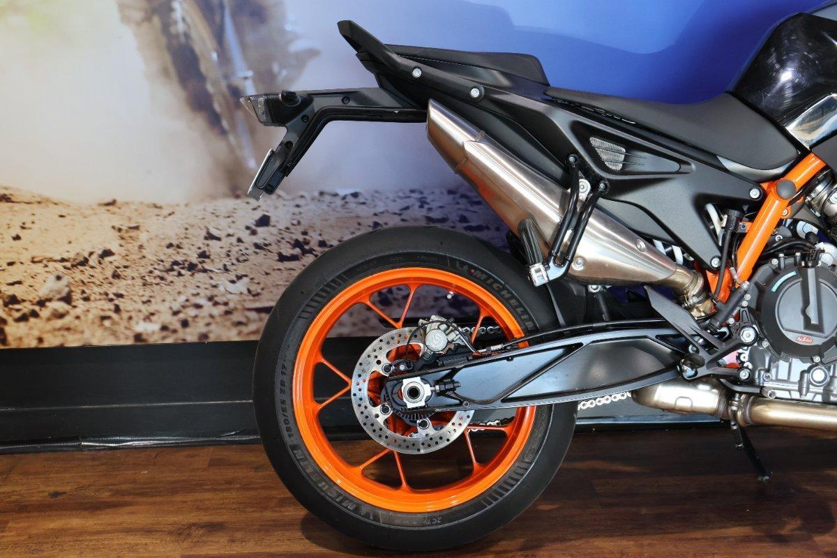 2023 KTM 890 DUKE R ROAD