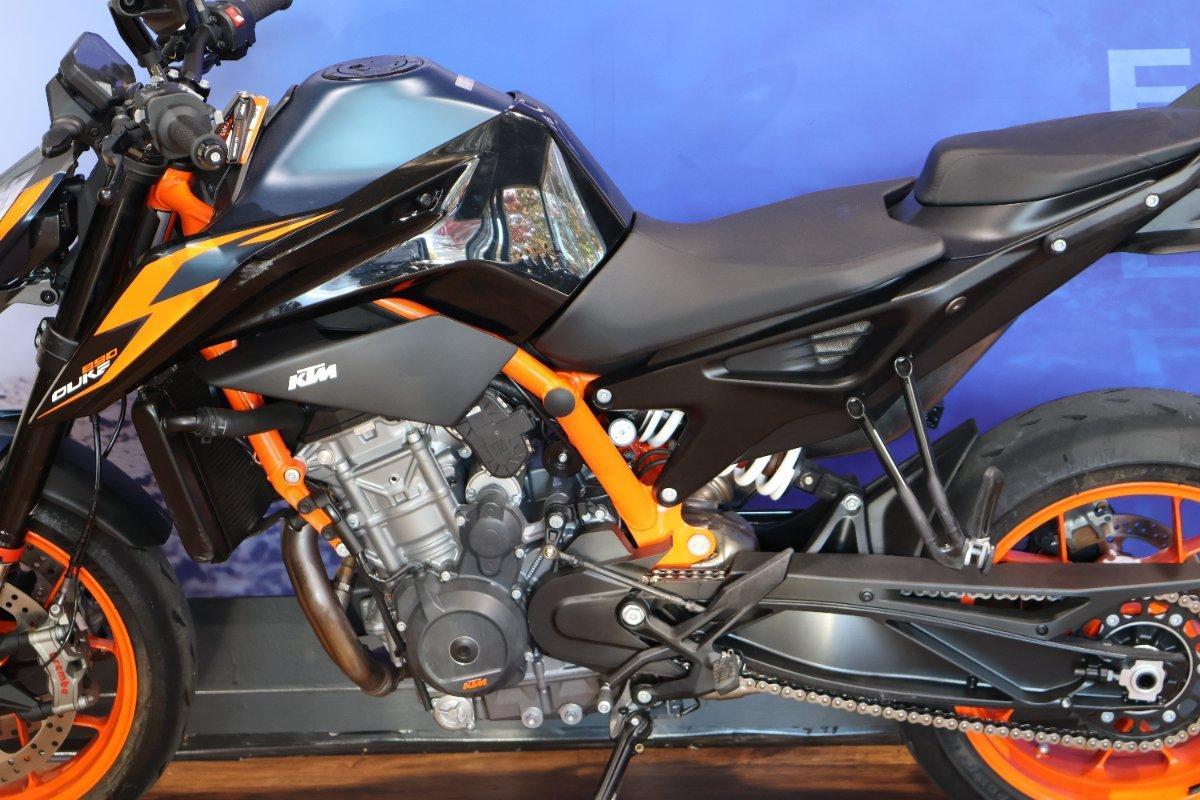 2023 KTM 890 DUKE R ROAD