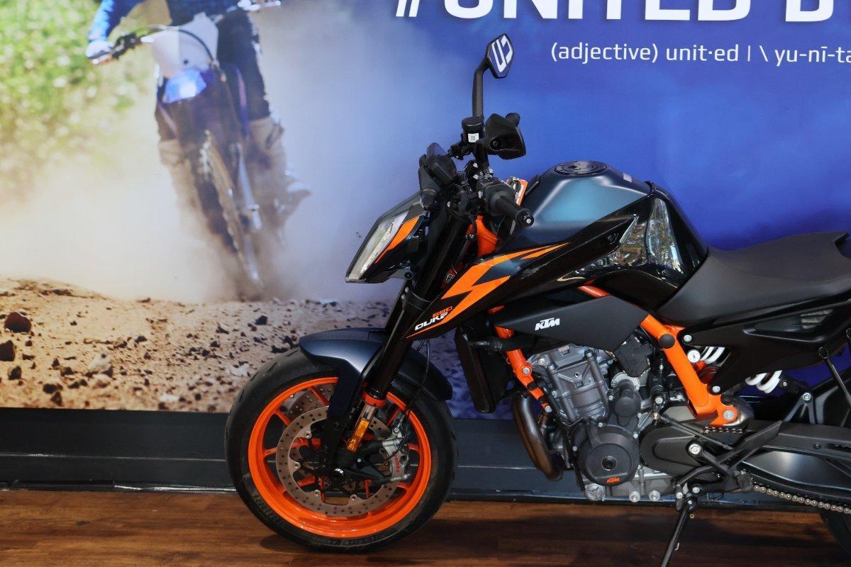 2023 KTM 890 DUKE R ROAD