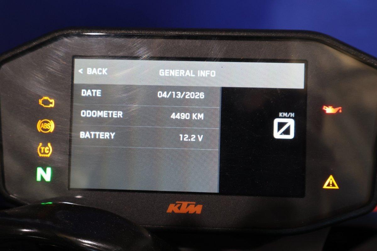 2023 KTM 890 DUKE R ROAD
