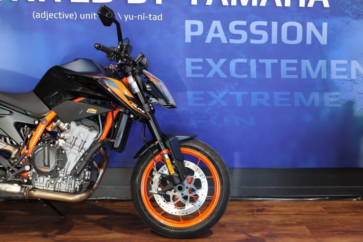2023 KTM 890 DUKE R ROAD