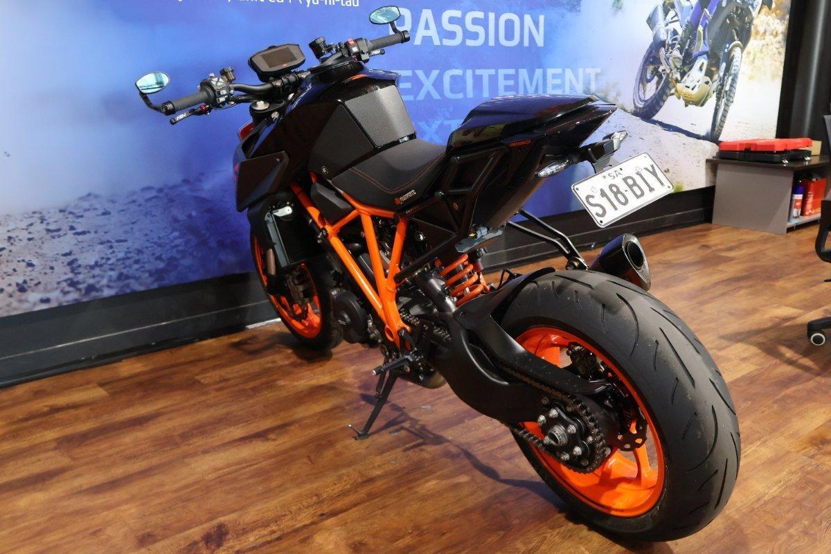 2017 KTM 1290 SUPER DUKE R SPORTS