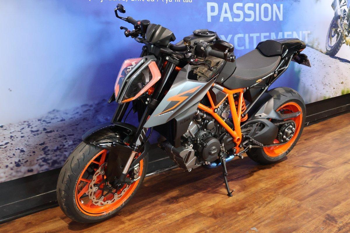 2017 KTM 1290 SUPER DUKE R SPORTS