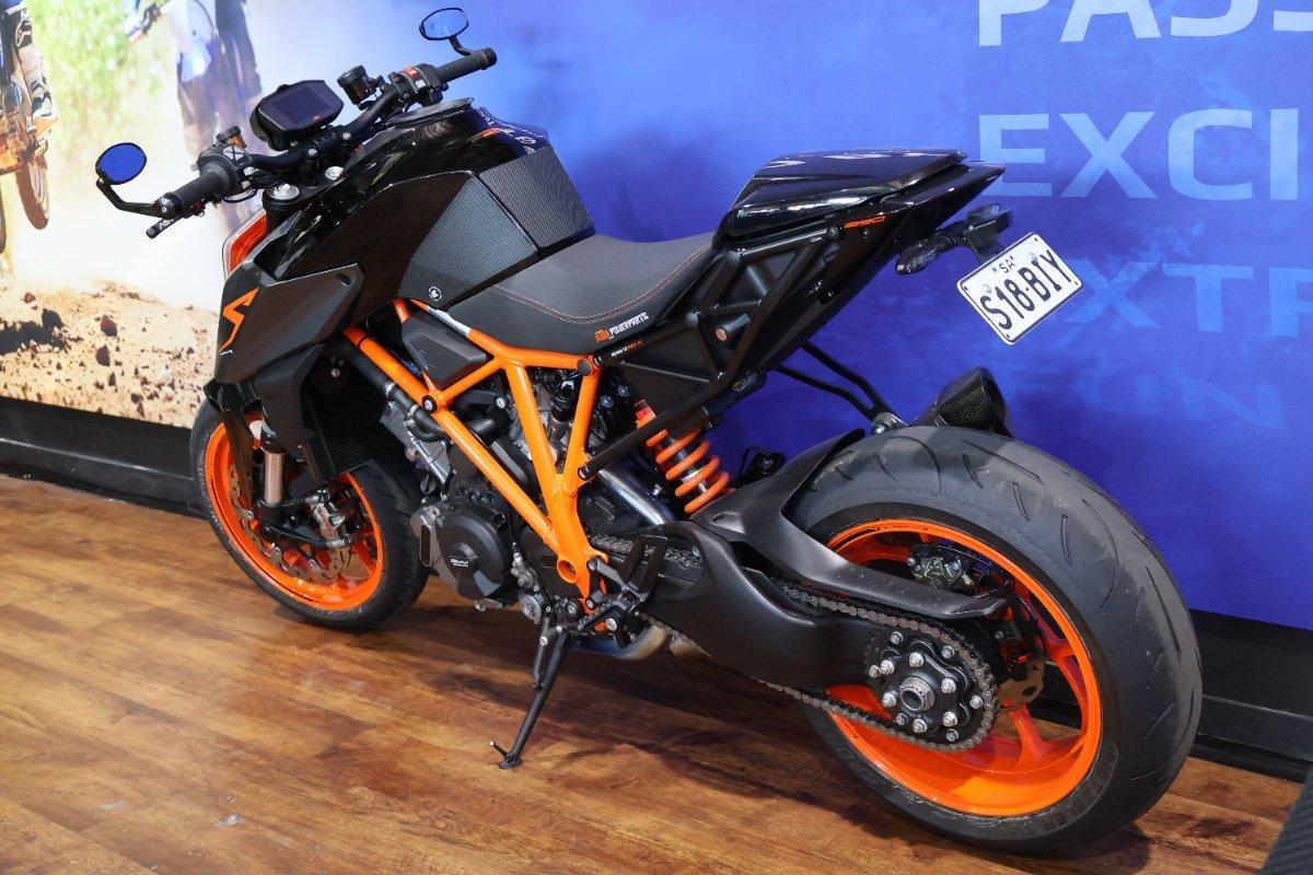 2017 KTM 1290 SUPER DUKE R SPORTS