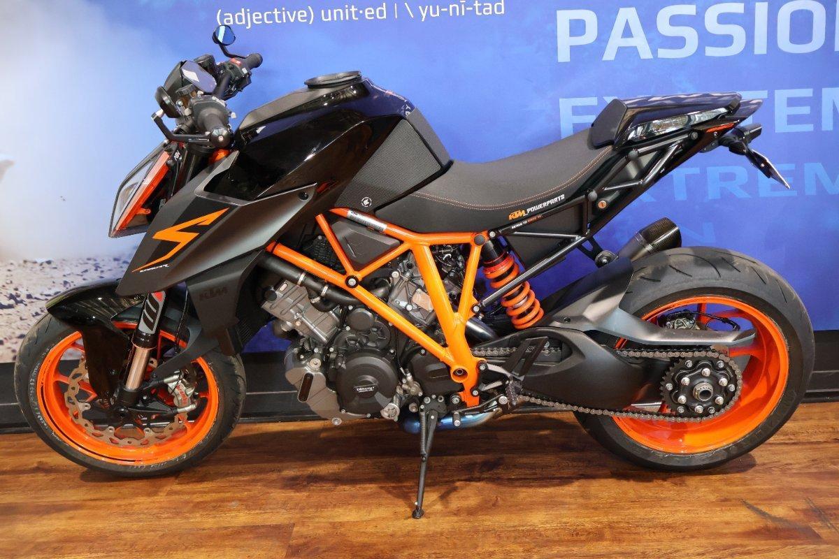 2017 KTM 1290 SUPER DUKE R SPORTS