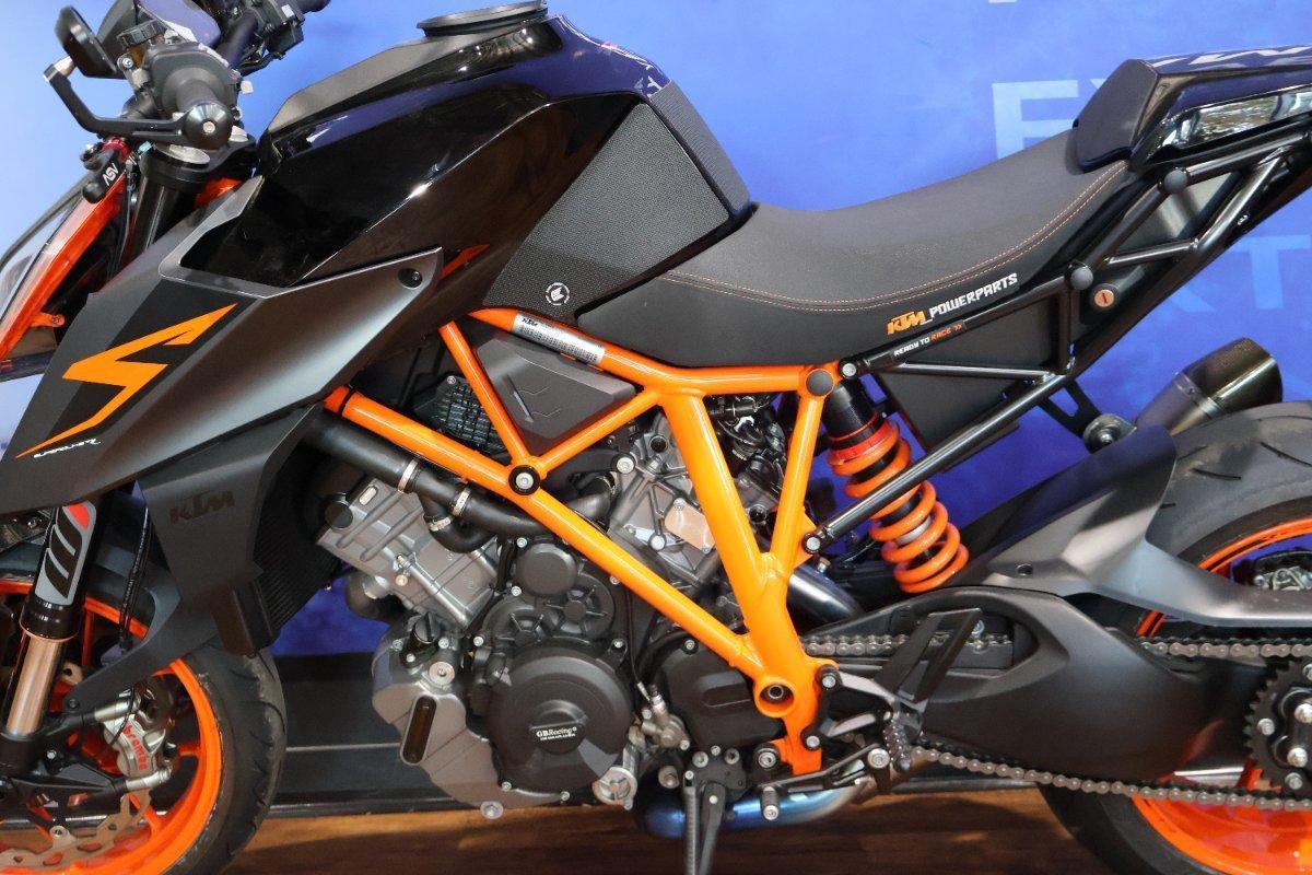 2017 KTM 1290 SUPER DUKE R SPORTS