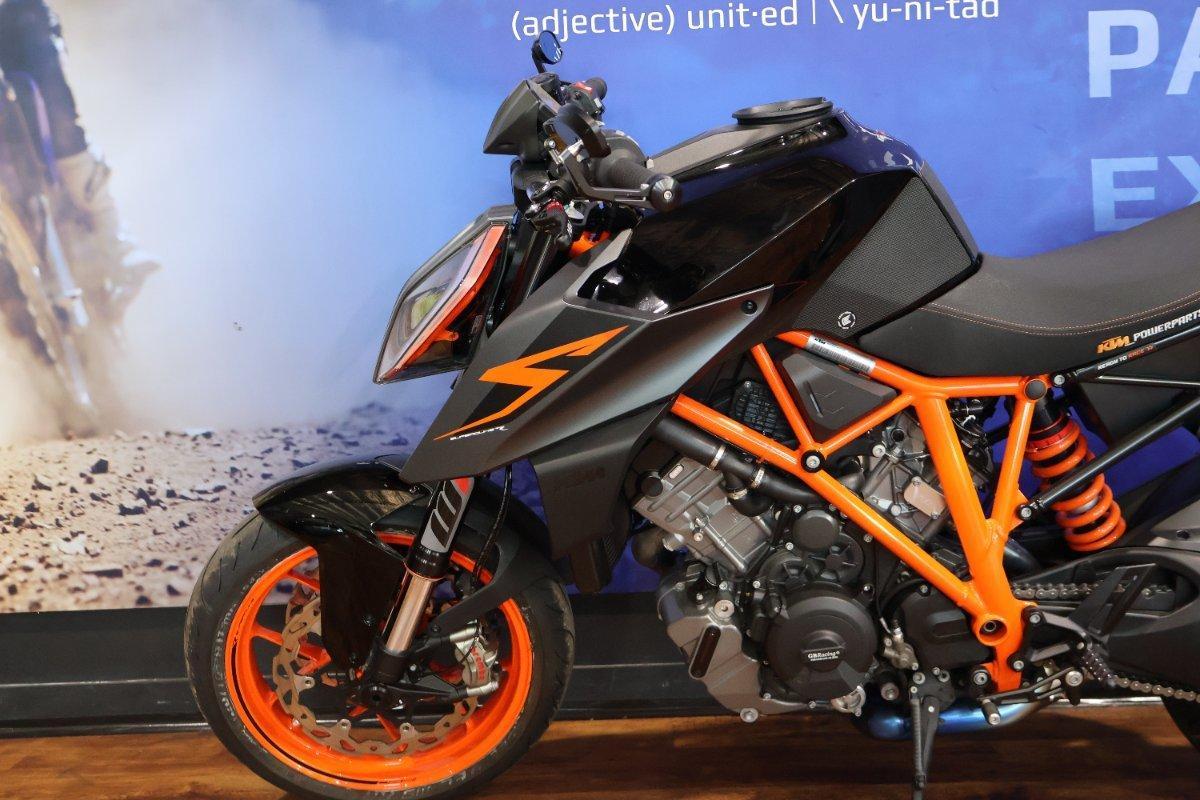 2017 KTM 1290 SUPER DUKE R SPORTS