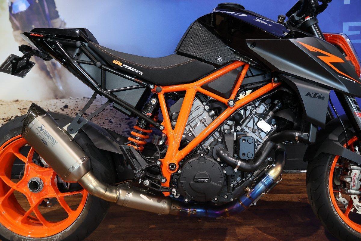 2017 KTM 1290 SUPER DUKE R SPORTS
