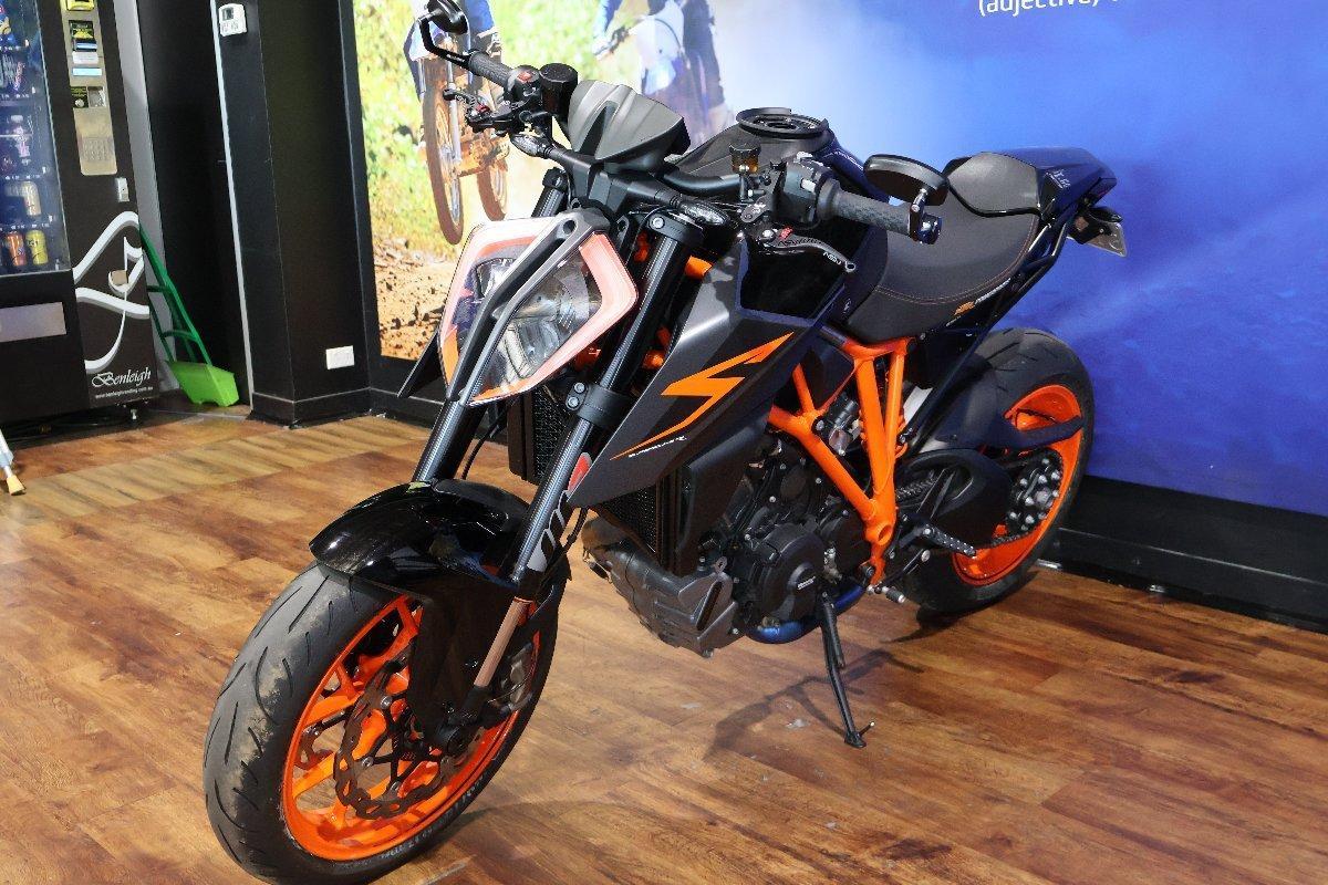 2017 KTM 1290 SUPER DUKE R SPORTS