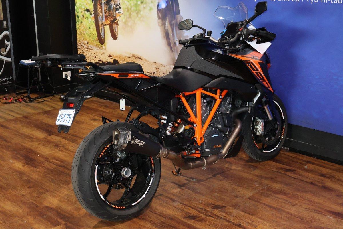 2020 KTM 1290 SUPER DUKE GT SPORTS