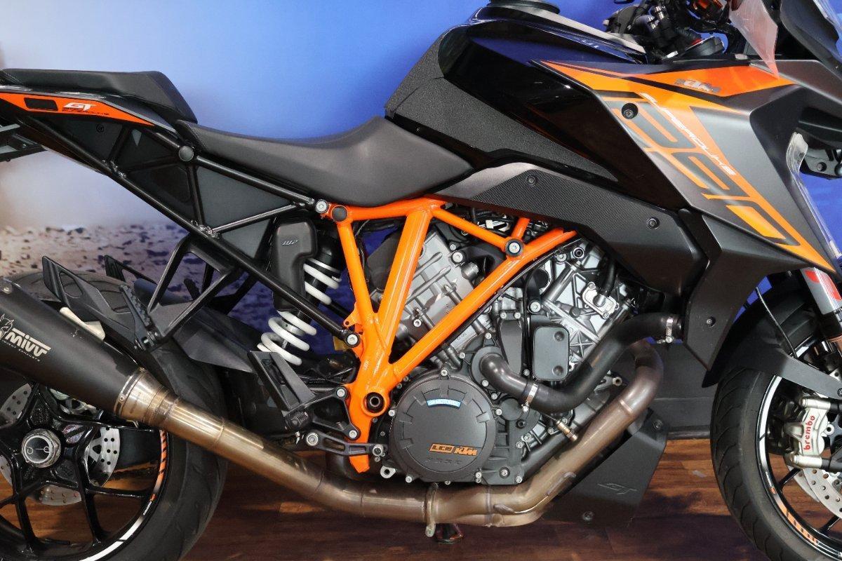 2020 KTM 1290 SUPER DUKE GT SPORTS