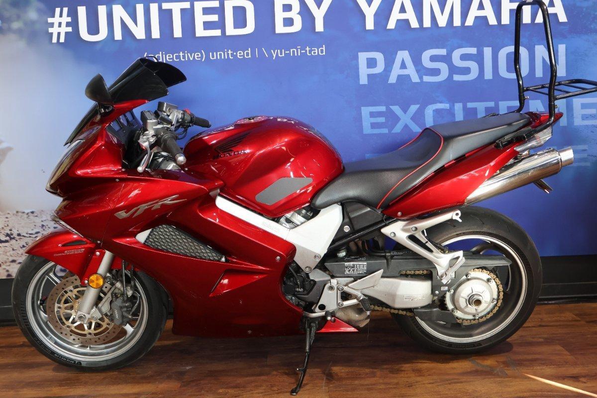2006 HONDA VFR800F (VFR800Fi) SPORTS