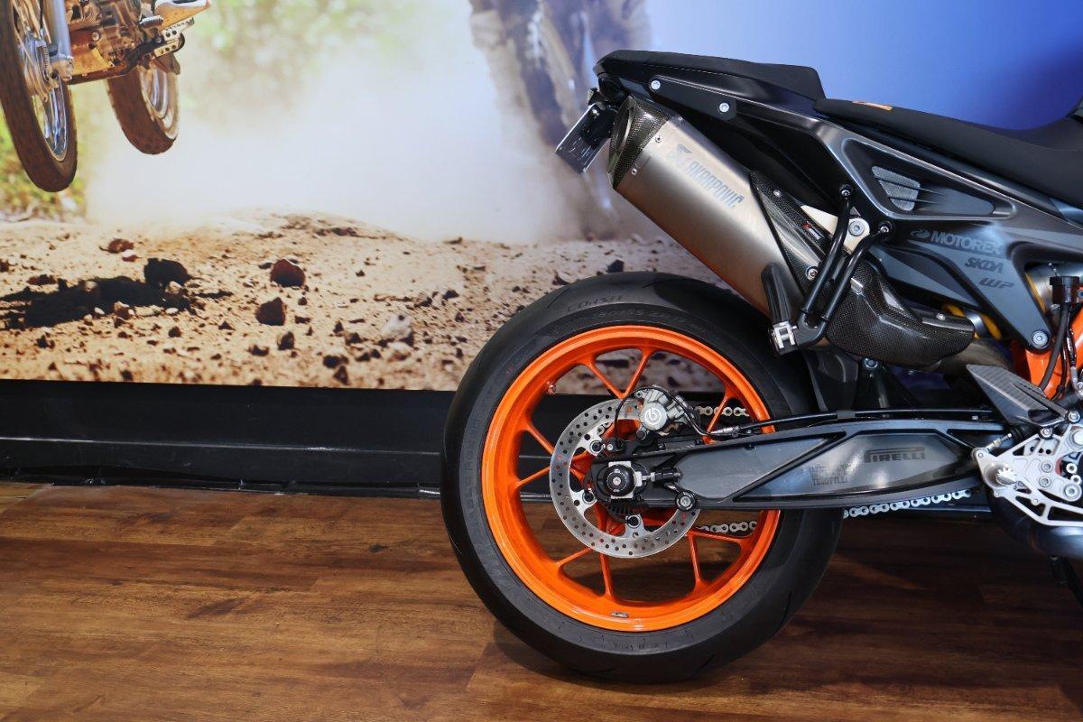 2020 KTM 890 DUKE R ROAD