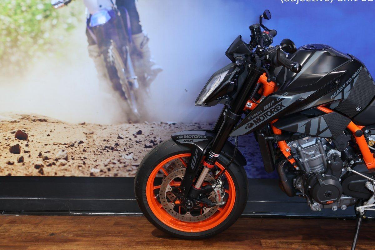 2020 KTM 890 DUKE R ROAD