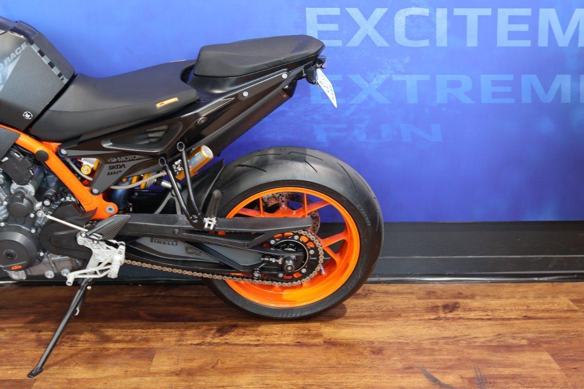 2020 KTM 890 DUKE R ROAD