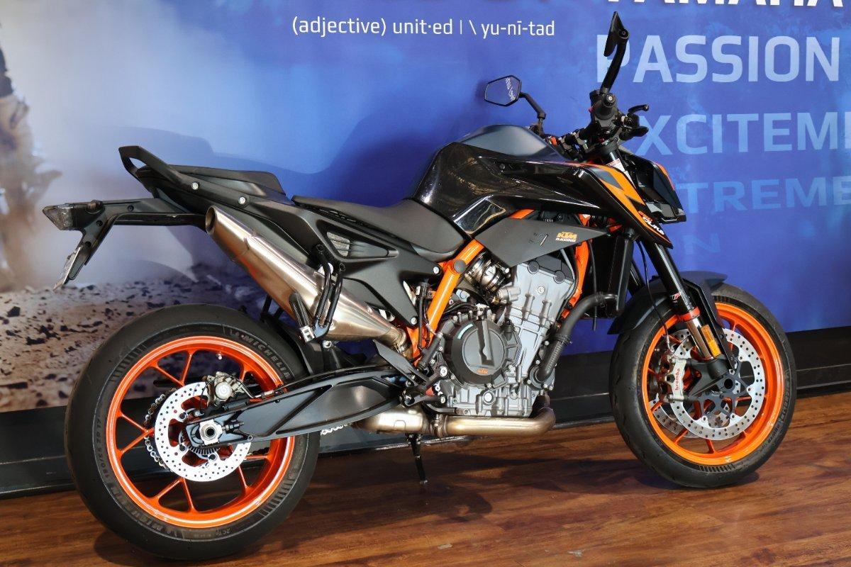 2020 KTM 890 DUKE R ROAD