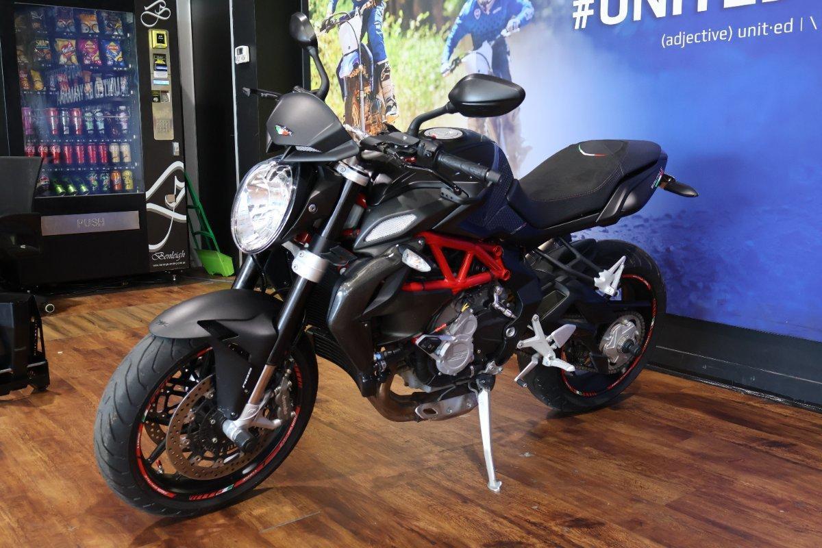 2015 M.V. AGUSTA BRUTALE 675 SPORTS