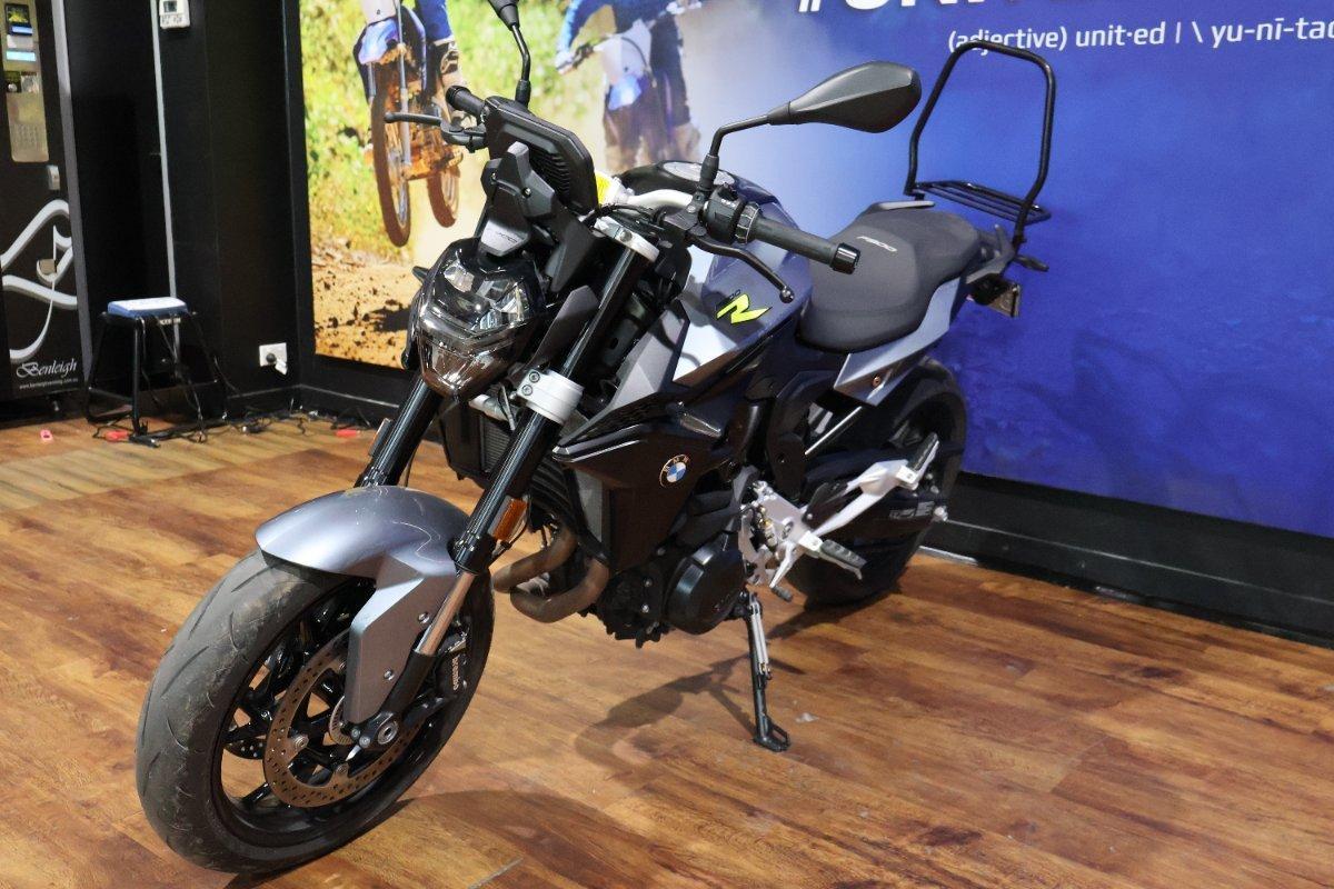 2022 BMW F 900 R ROAD