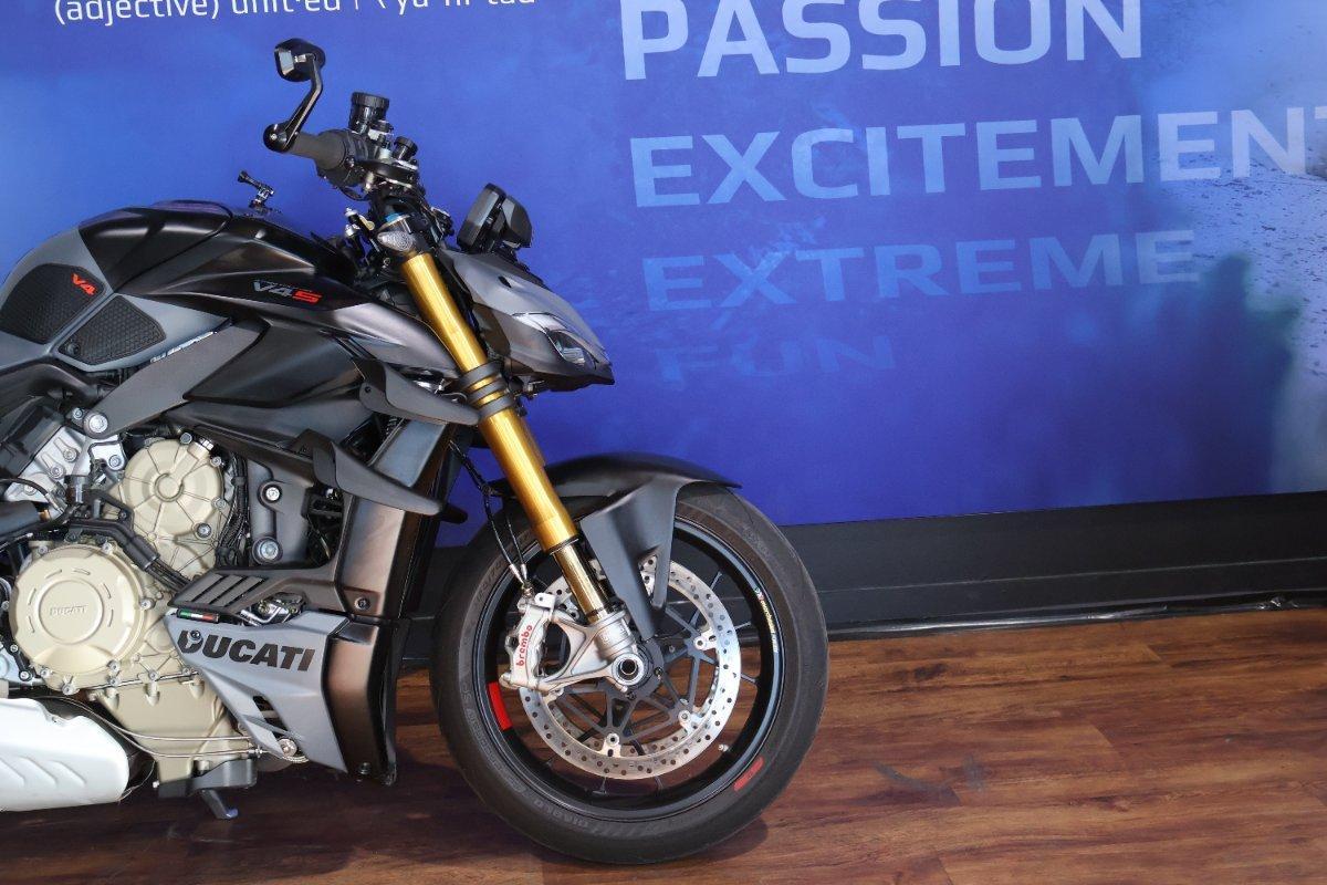 2024 DUCATI STREETFIGHTER V4 SPORTS