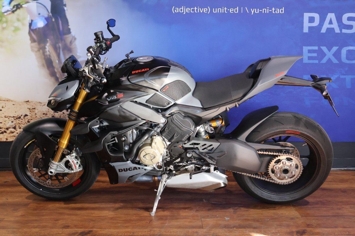 2024 DUCATI STREETFIGHTER V4 SPORTS