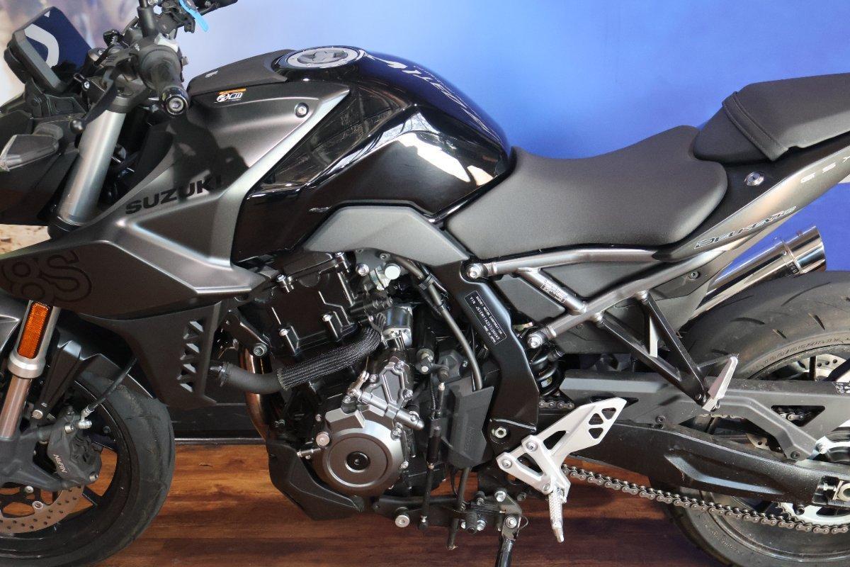 2023 SUZUKI GSX-8S ROAD