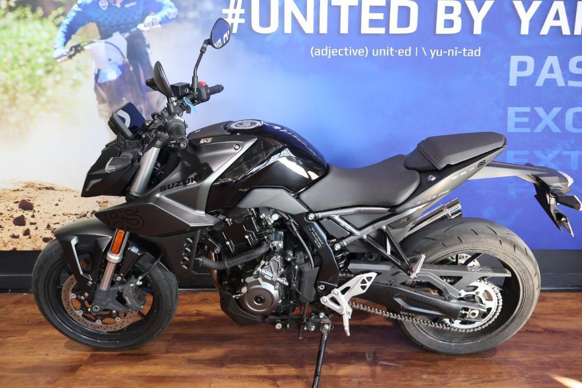 2023 SUZUKI GSX-8S ROAD