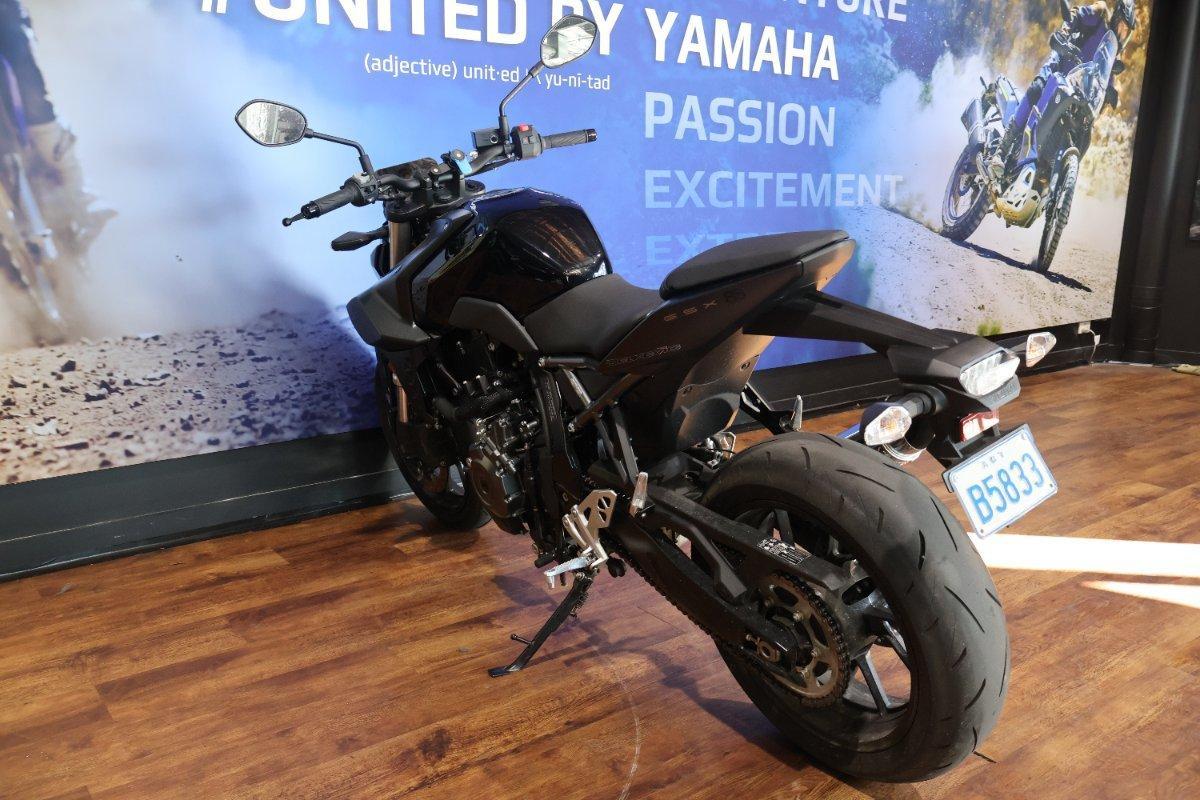 2023 SUZUKI GSX-8S ROAD