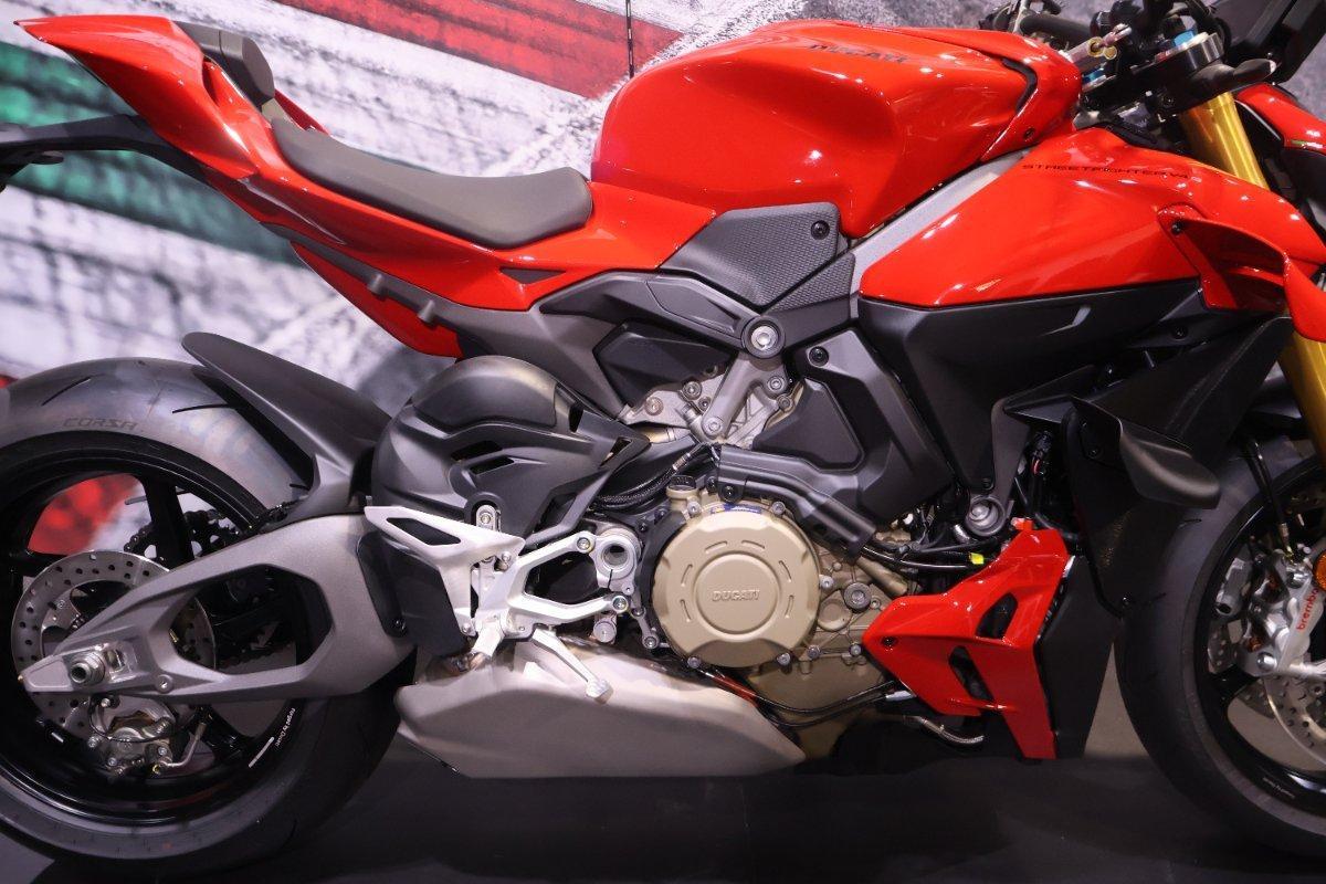 2025 DUCATI STREETFIGHTER V4 S SPORTS