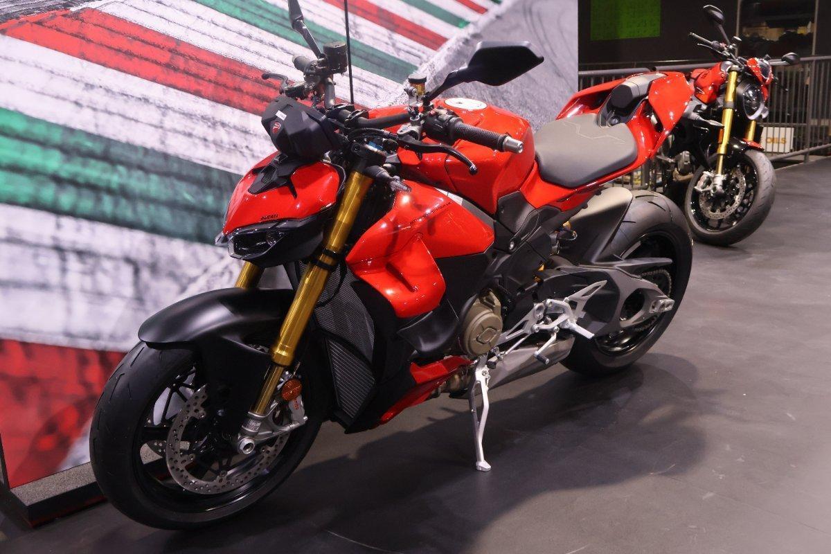 2025 DUCATI STREETFIGHTER V4 S SPORTS