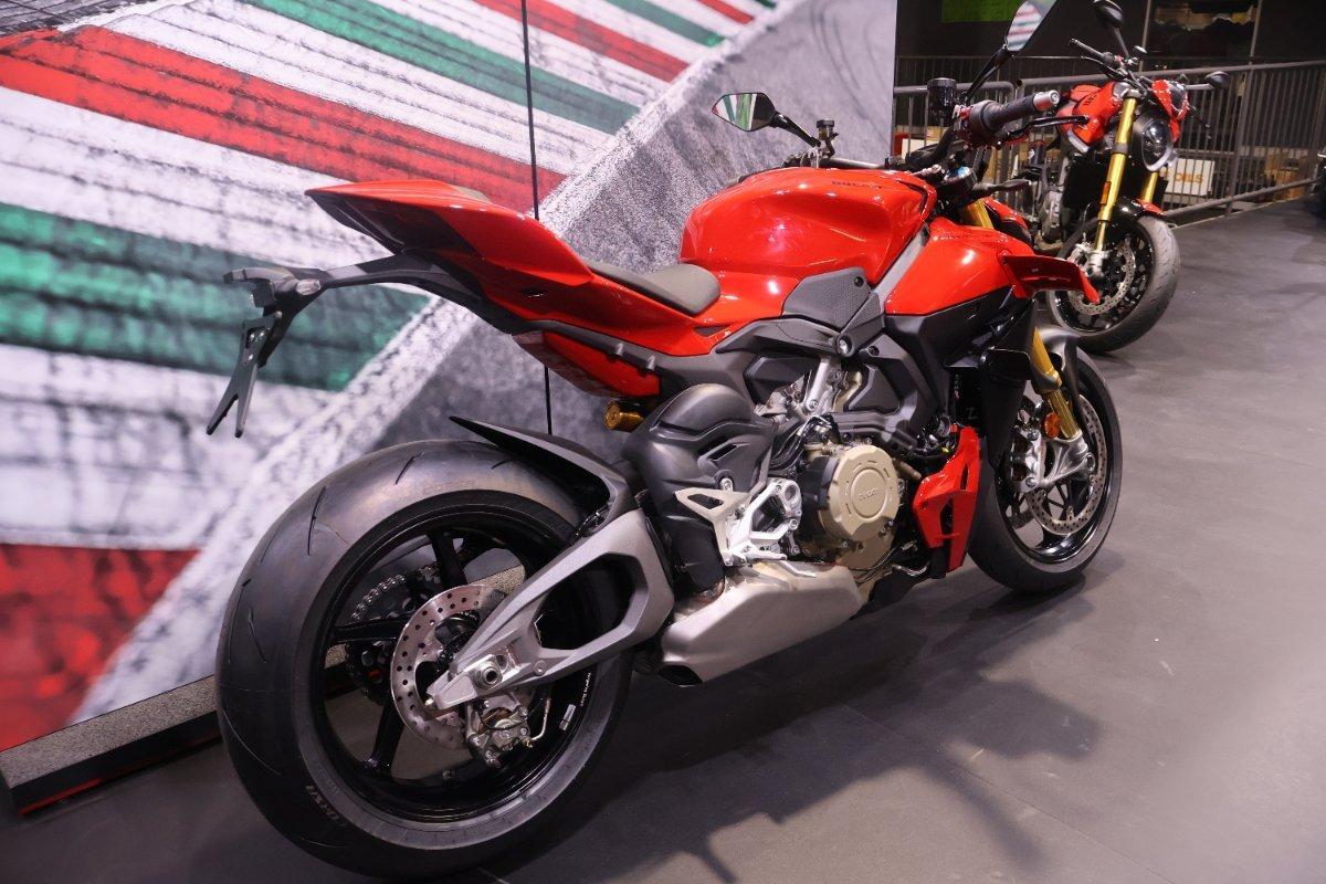 2025 DUCATI STREETFIGHTER V4 S SPORTS