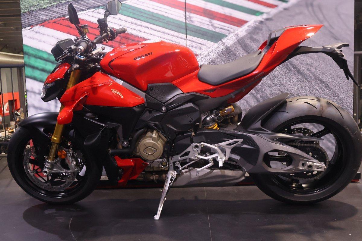 2025 DUCATI STREETFIGHTER V4 S SPORTS