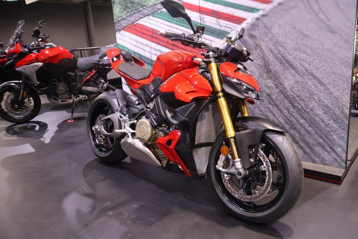 2025 DUCATI STREETFIGHTER V4 S SPORTS
