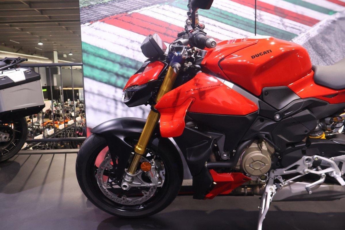 2025 DUCATI STREETFIGHTER V4 S SPORTS